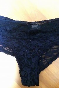 amateur asian masturbates her shaved pussy